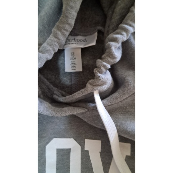 Motherhood Maternity Sweat Shirt Grey "Love At First Kick " Grey Size XSmall - Picture 2 of 5